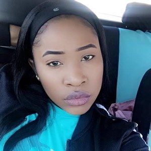 Meet your Posher, Simone